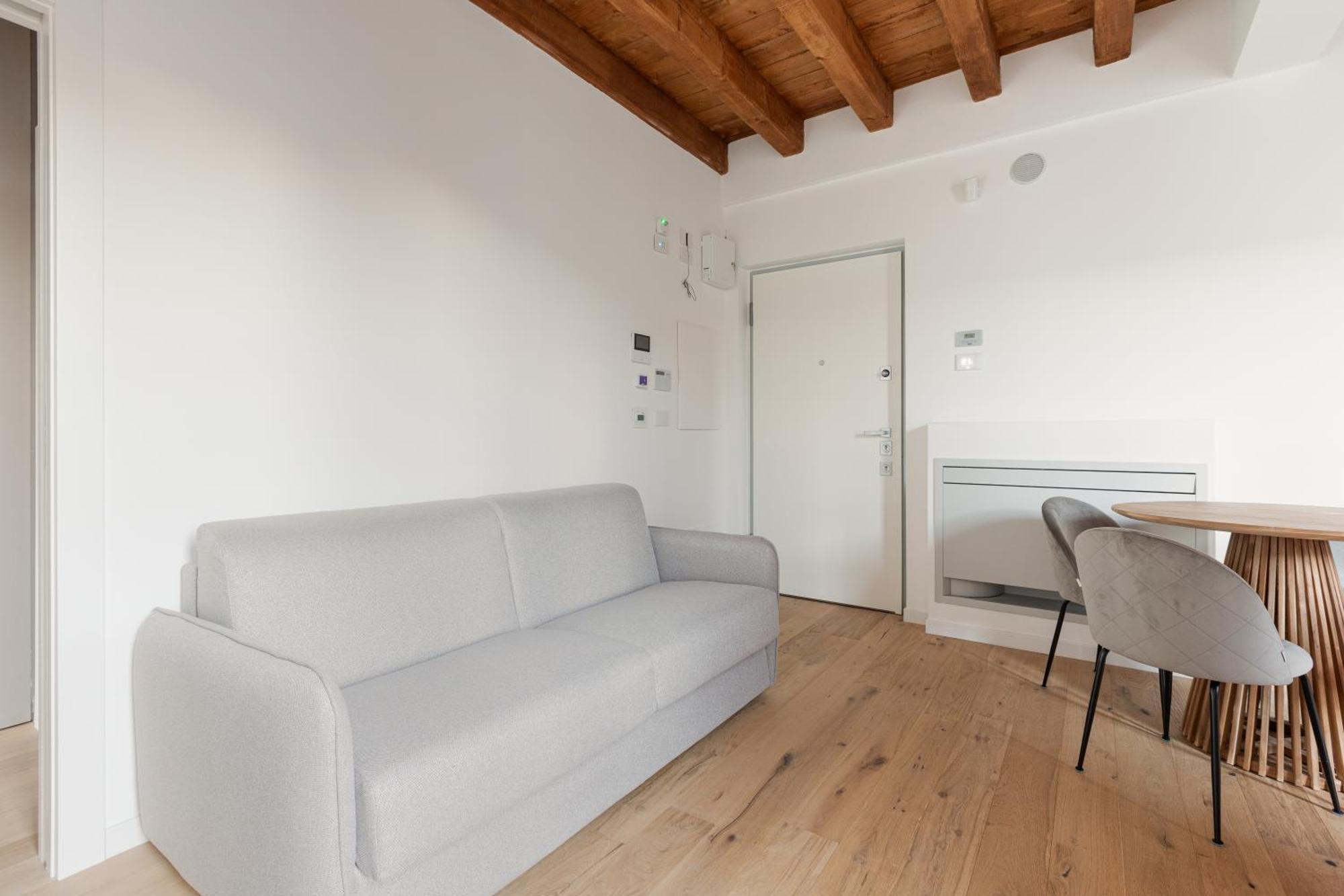Modern Apartment In Milan With Balcony Exterior foto
