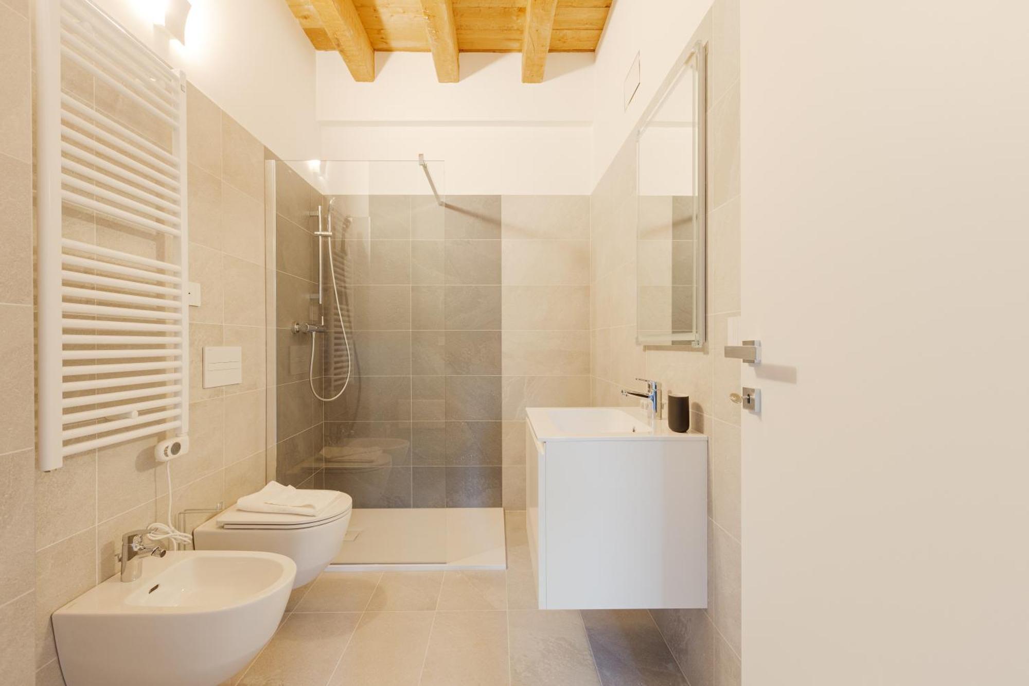 Modern Apartment In Milan With Balcony Exterior foto
